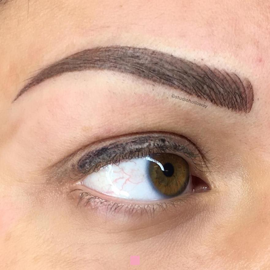 Correction tatouage sourcils