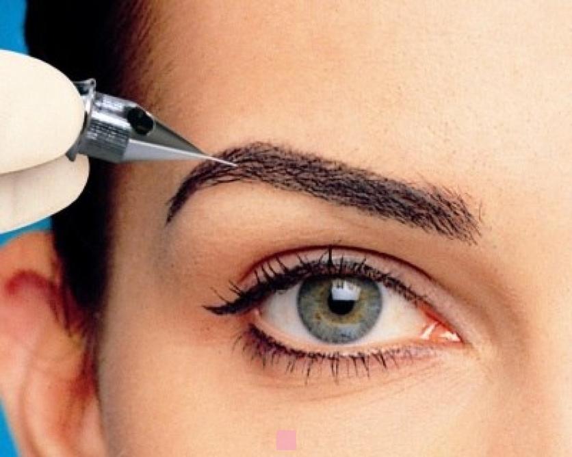 Maquillage semi-permanent sourcils ombrés