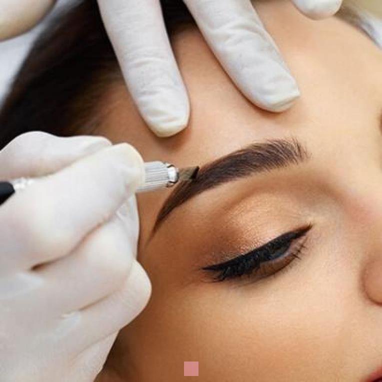 Microblading sourcils