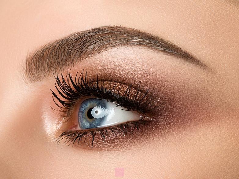 Sourcils parfaits naturels